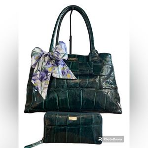 KATE SPADE patent leather Bag, wallet & twilly! Excellent pristine condition!